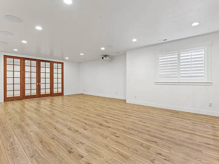 2098 E Elkhorn Rd — Photo 31