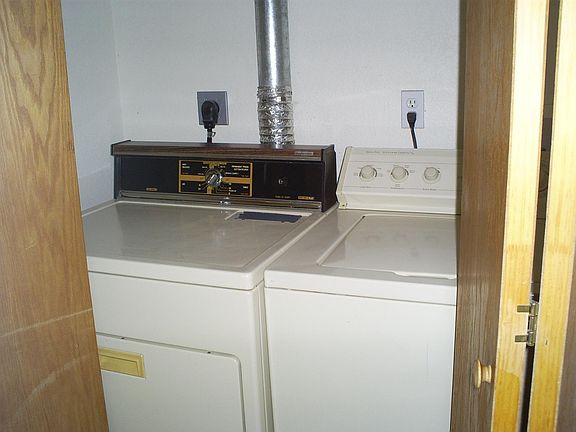 5th image of 4407 Crow Dr APT D