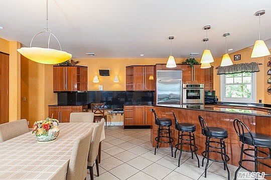5th image of 6 Victoria Ct