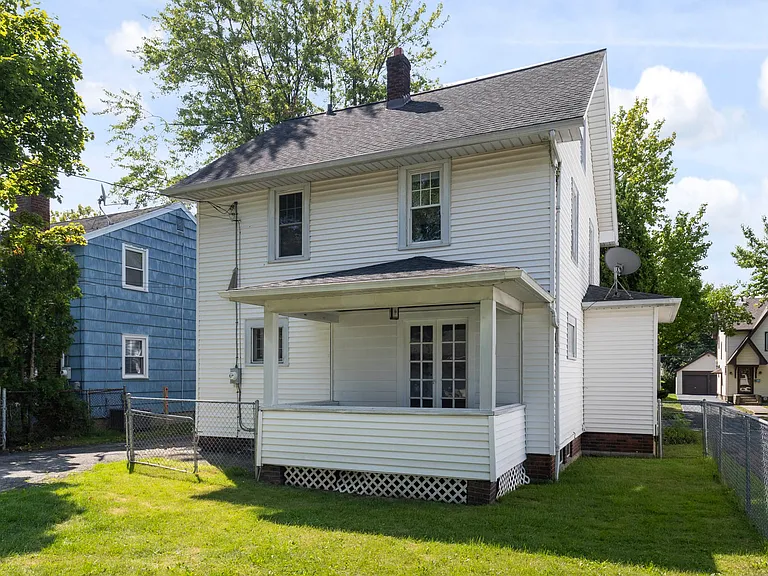 98 Irvington Rd — Photo 31