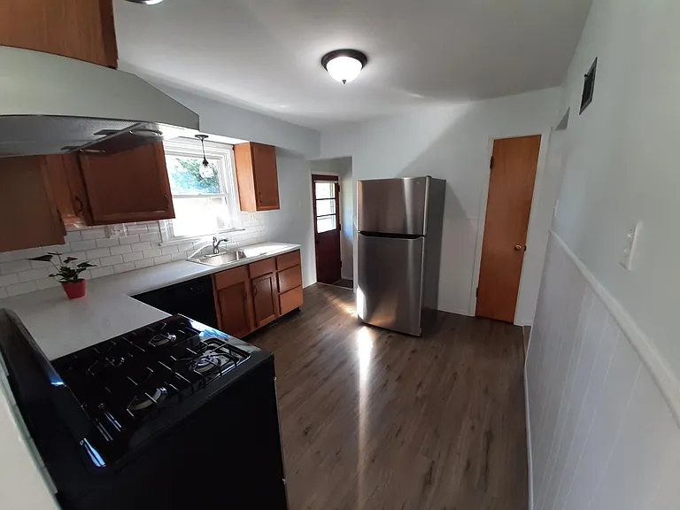 10205 Dandridge Dr — Photo 17