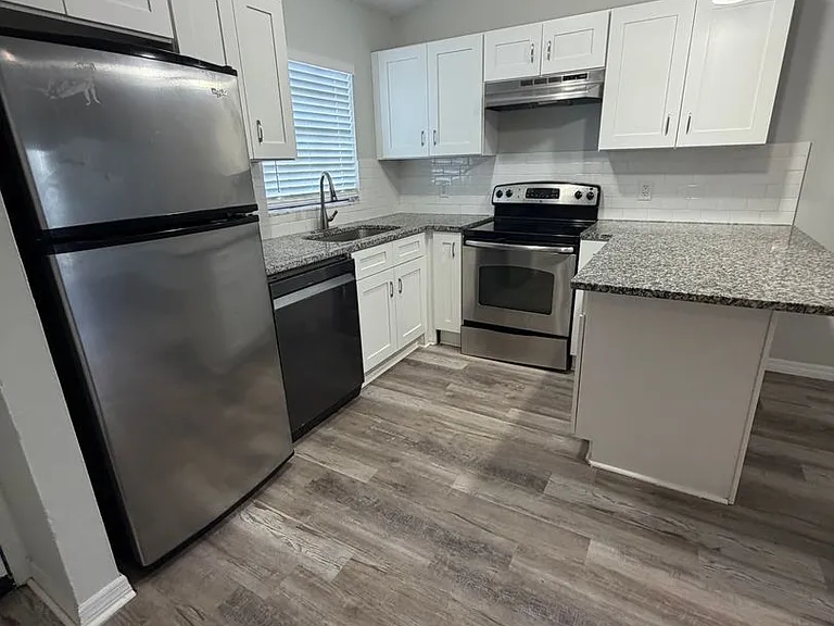 501 Saint Michaels Way — Photo 22