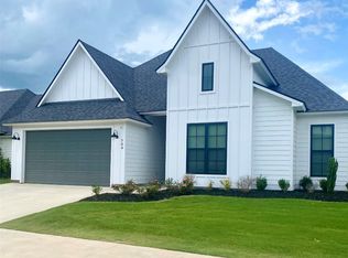 704 Perfect Pl, Bossier City, LA 71111