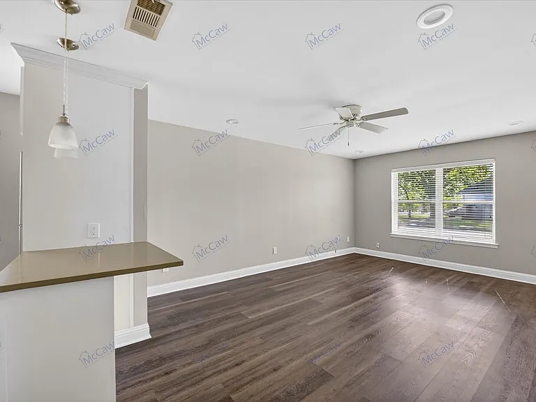 206 N Graves St — Photo 10
