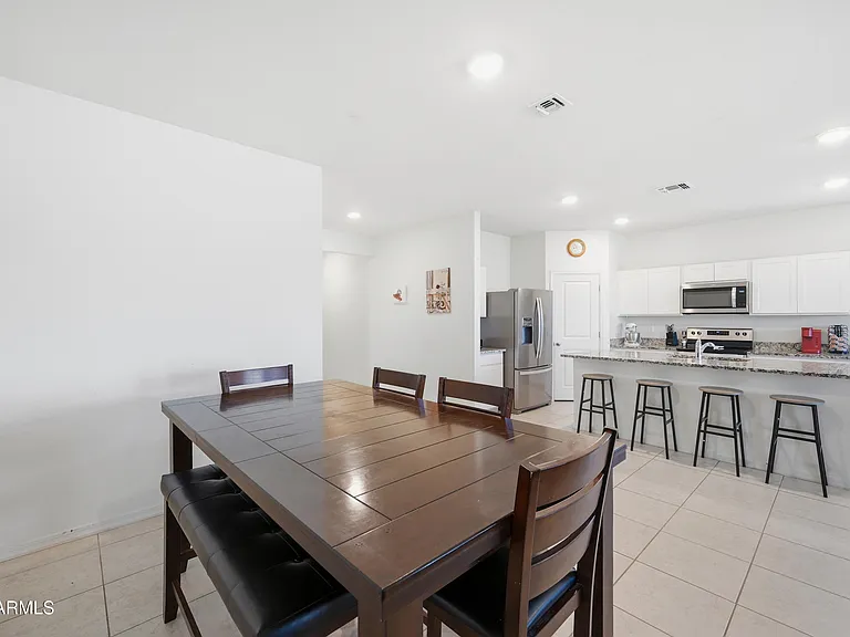 2022 E New Bonnet Ln — Photo 10