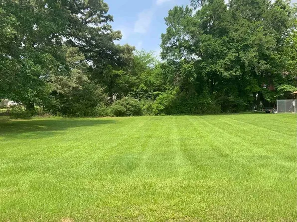 Rose St, Chandler, TX 75758