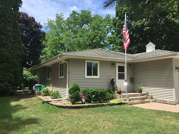 2nd image of 808 Hill Ave