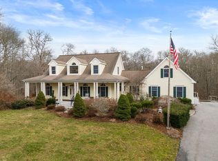 332 Division Rd, Dartmouth, MA 02748