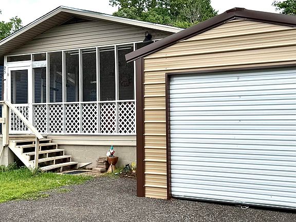 2nd image of 25 Shoreline Dr