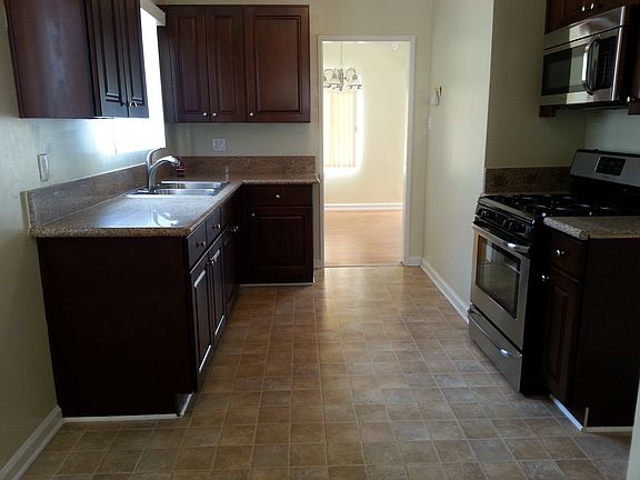 4th image of 4847 W 122nd St