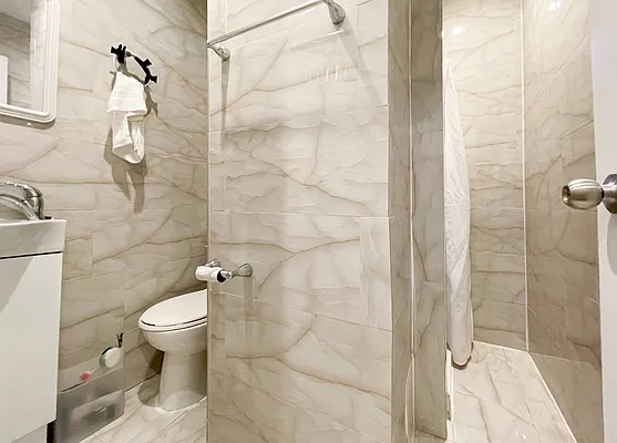 Rented by Kahen Properties | media 11