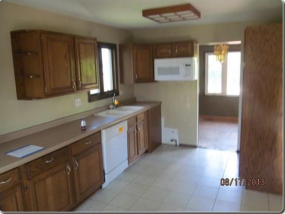 3rd image of 4291 Woodlake Dr
