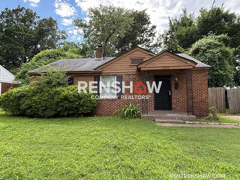 1065 Larry Ln