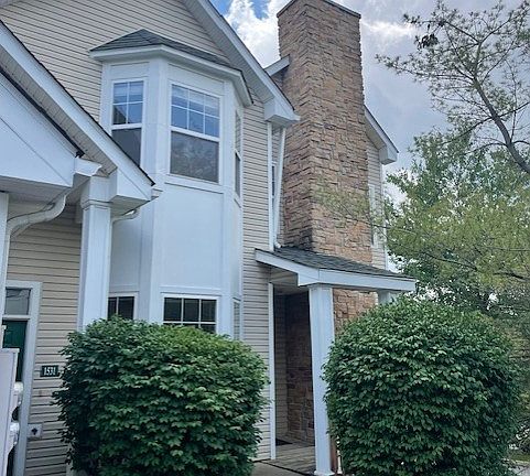 2nd image of 1521 Eagle Pointe Dr