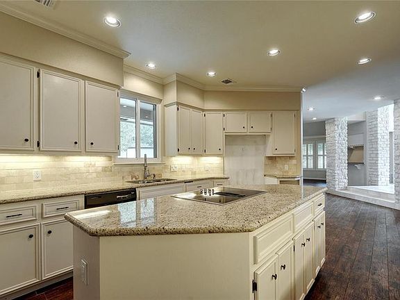 5th image of 147 The Hills Dr