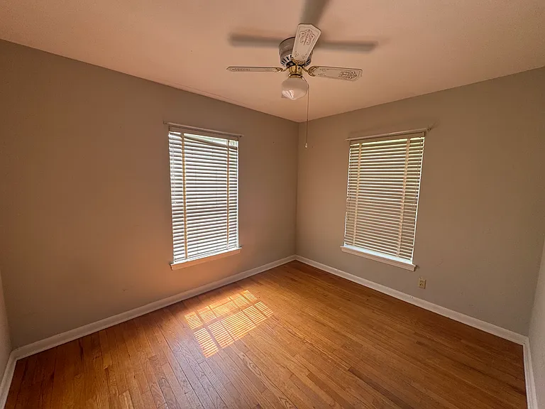 243 Eland Dr — Photo 7
