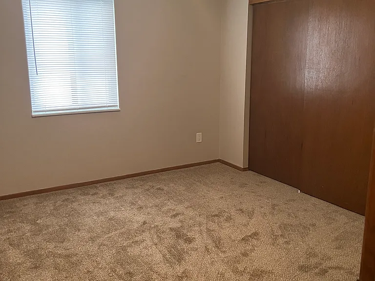 1991 Slaton Ct — Photo 4