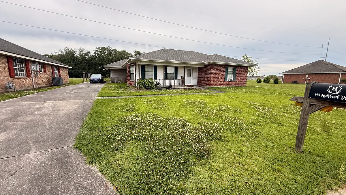 Building Photo - 143 Richland Dr