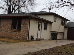 15821 Sawyer Ave, Markham, IL 60428