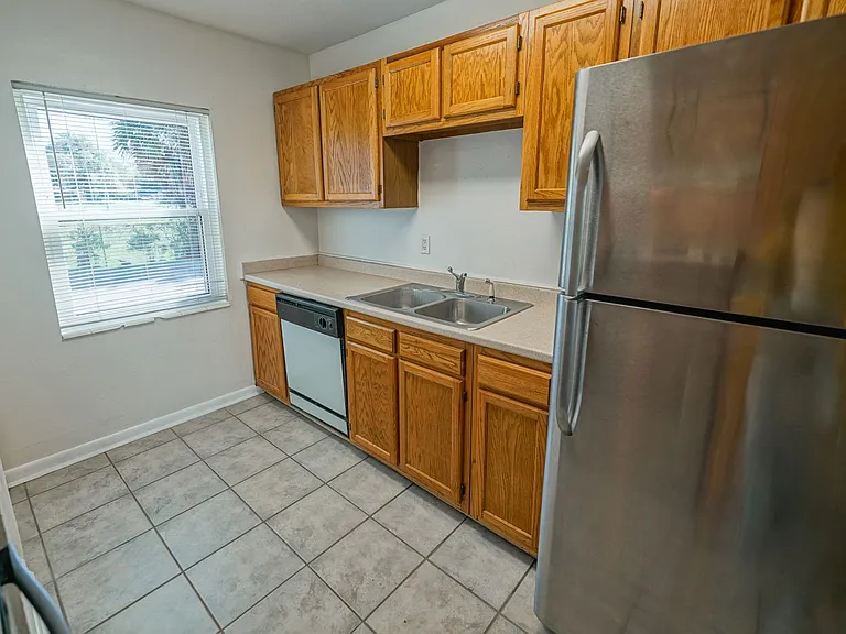 2325 W Pensacola St #155 — Photo 8