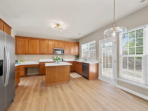 5th image of 1526 Michelle Dr