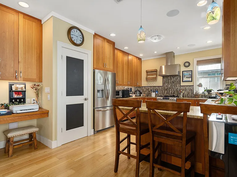 1205 Gulf Way St — Photo 14