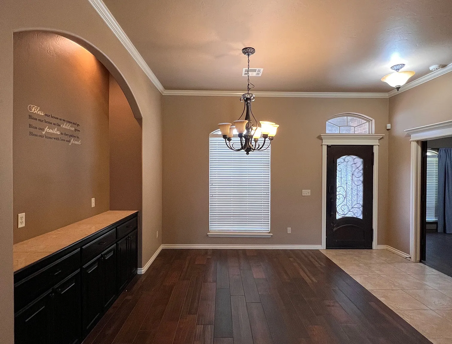 3 bed, 2.5 bath, 2482 sqft, $2,475 — Photo 4