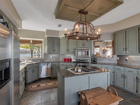 5th image of 555 Arrowwood Beach Cir