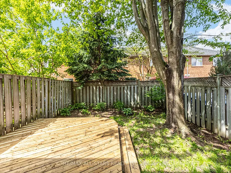 51 Playfair Rd — Photo 41