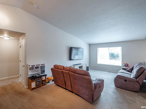 5th image of 3842 Windy Ave NE