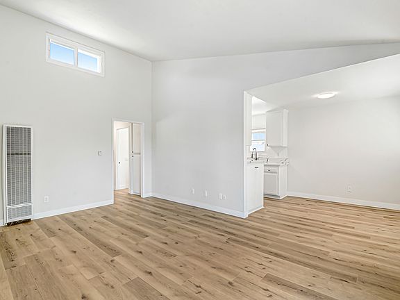 5th image of 6701 W 86th Pl APT 202