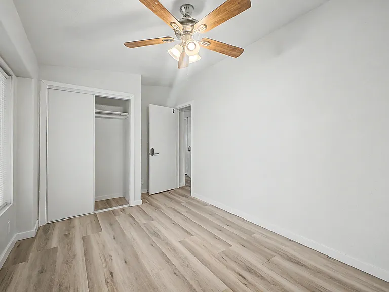 2728 W Smoketree St #6 — Photo 1
