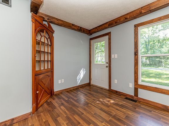 4th image of 84242 42nd St