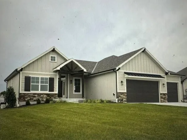 17766 S Myrna Dr, Olathe, KS 66062
