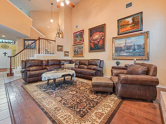 5th image of 3216 Essex Dr