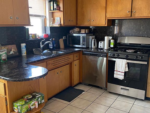 3rd image of 5859 N Elston Ave #1F