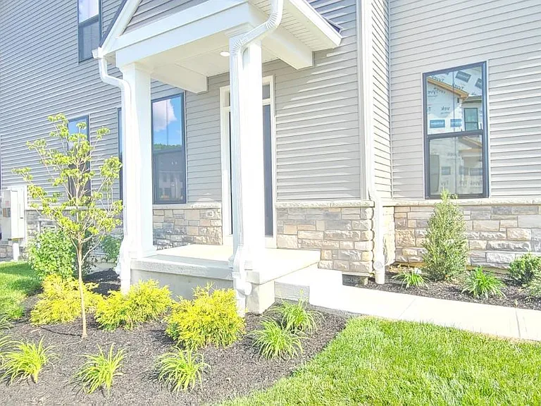 7 Colt Ln — Photo 2