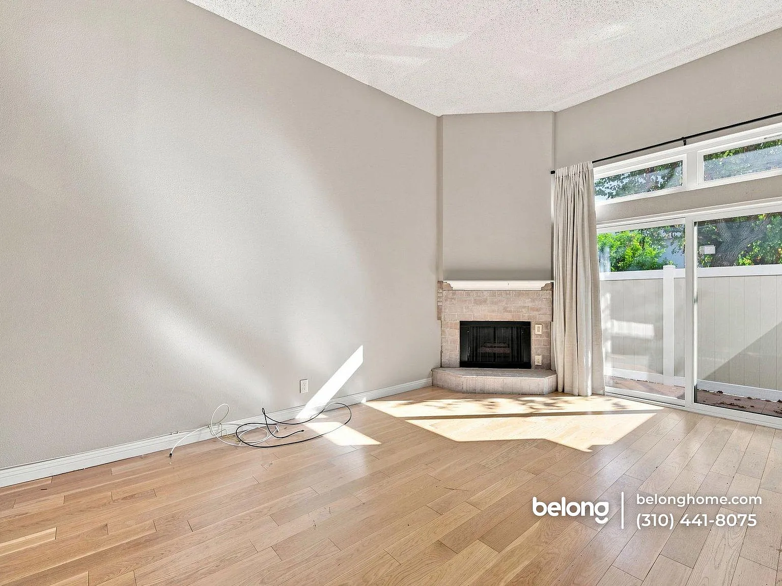 3 bed, 3.0 bath, 1554 sqft, $4,295 — Photo 3