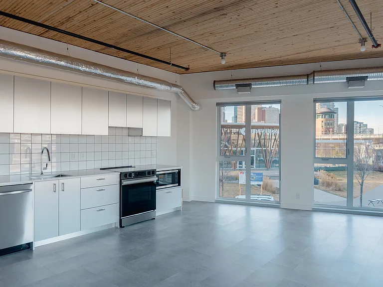 606 Confluence Way SE — Photo 16