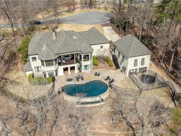 1901 Point Clear Rd, Tuscaloosa, AL 35406