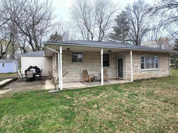 1579 Charleston Rd, Salem, IL 62881