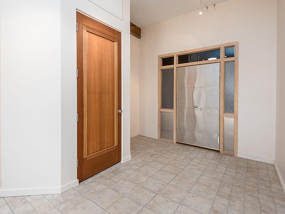 5th image of 125 Elkenburg St Unit 3