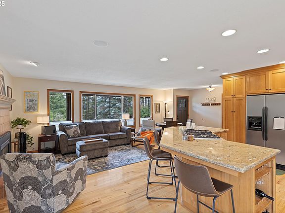 4th image of 16355 NE Leander Dr