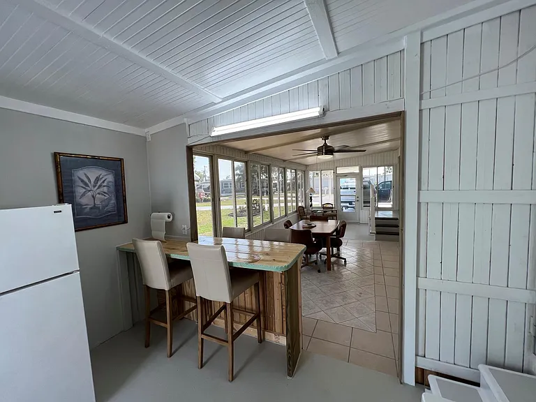 704 Palm Frond Ct — Photo 12