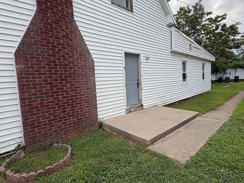 1st image of 528 S Washington St APT 3