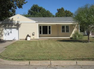 2326 S Poplar Cir, Wichita, KS 67211