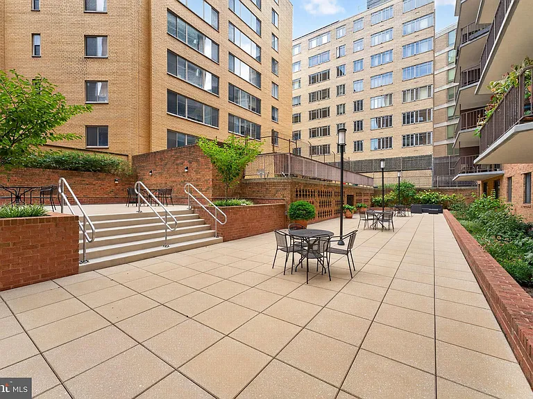 1718 P St NW #T9 — Photo 20