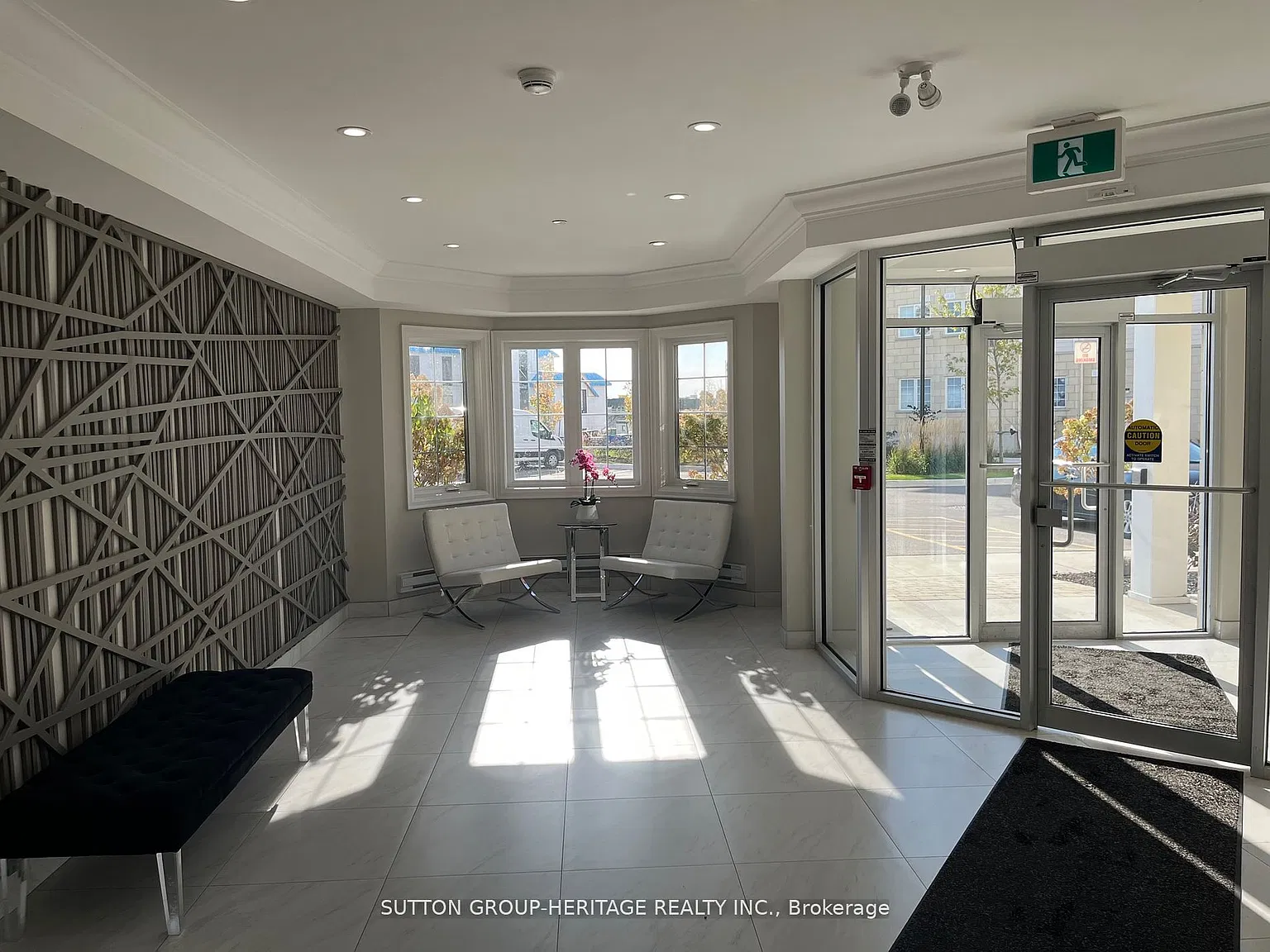 1 bed, $2,025 — Photo 4