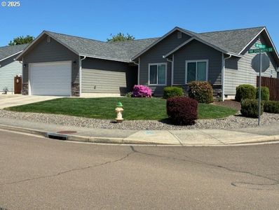 401 Serengeti Dr, Winston, OR, 97496