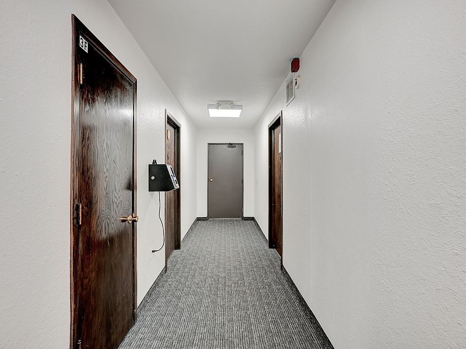 1st image of 190 Larpenteur Ave W #180-202